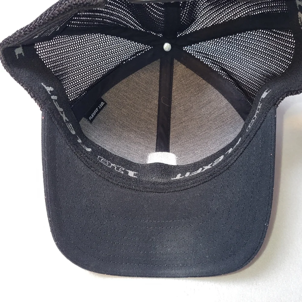 Travis Mathew Mesh 110‎ Flexfit Cap Black Pink